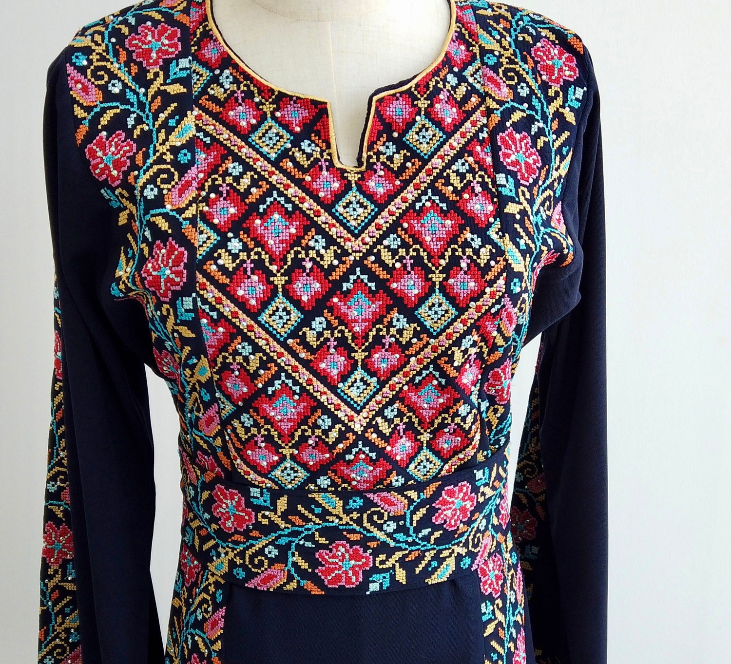 Palestinian thobes Doha Qatar