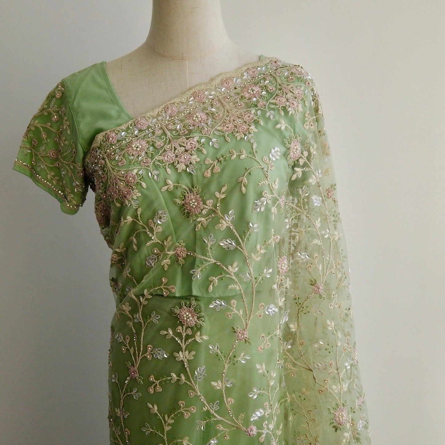 Ready to wear Indian net saree with floral detailing – front view