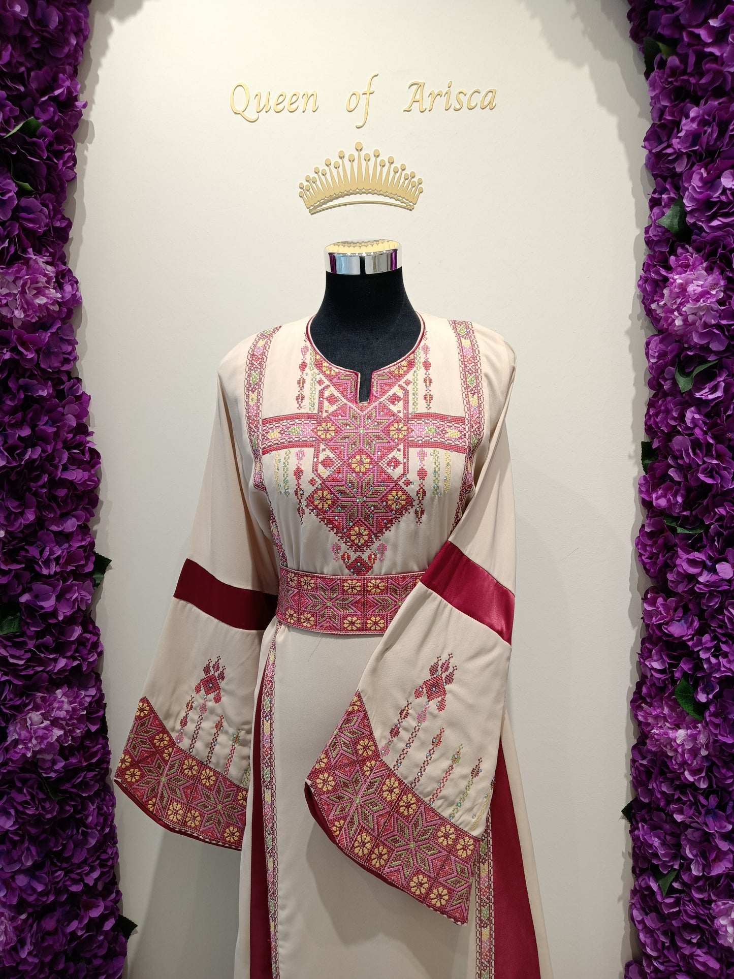 Traditional Cream & Maroon Palestinian Thobe in Qatar | Arisca
