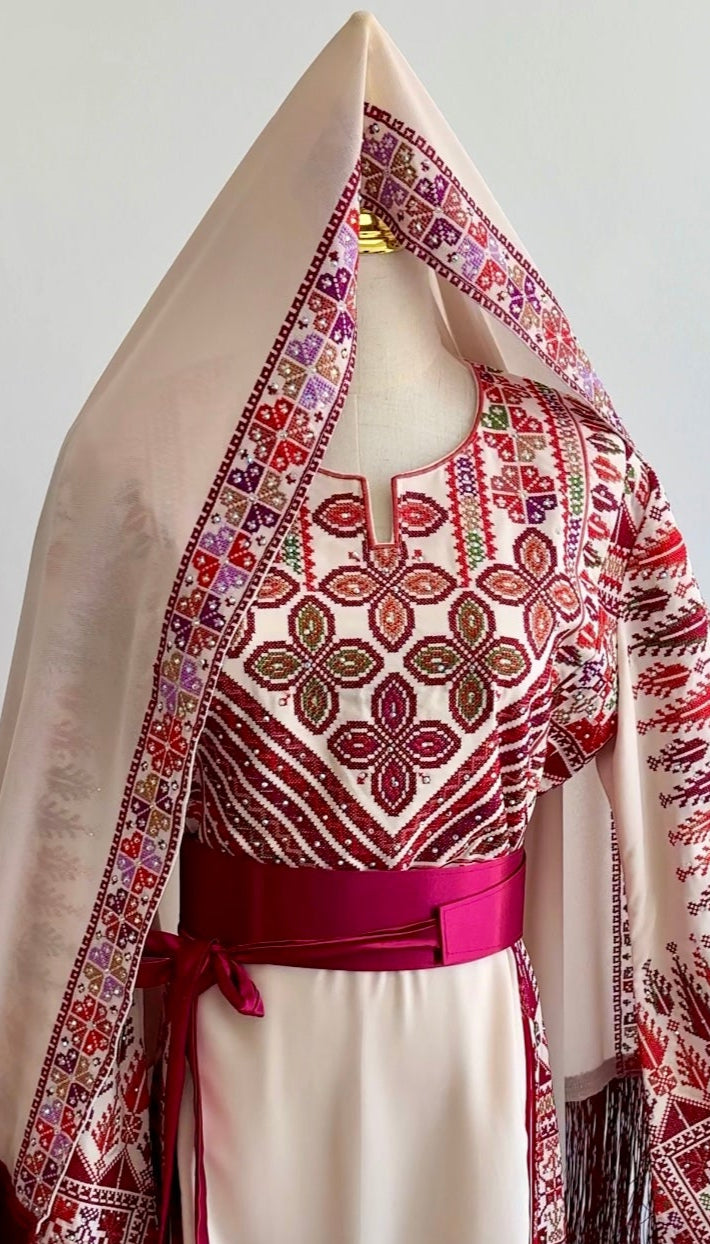 Elegant women’s heritage dress with authentic Palestinian design – Arisca Qatar