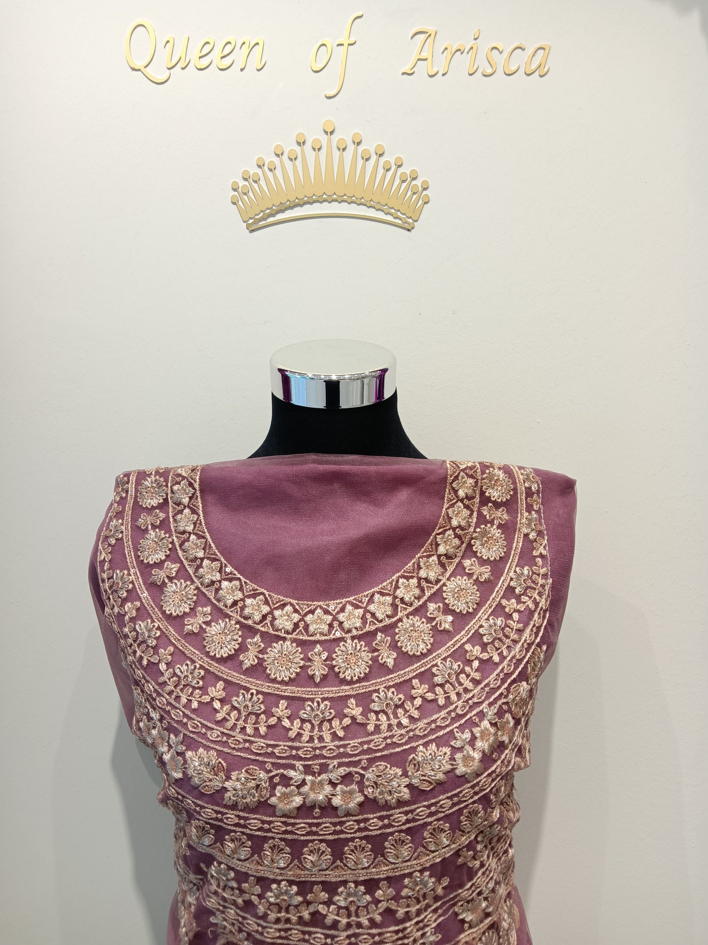  combination of mauve + antique gold embroidery gives a royal yet modern pastel aesthetic, making it perfect for pairing with sarees in teal, green, wine, gold, or even contrasting deeper shades for occasion wear.